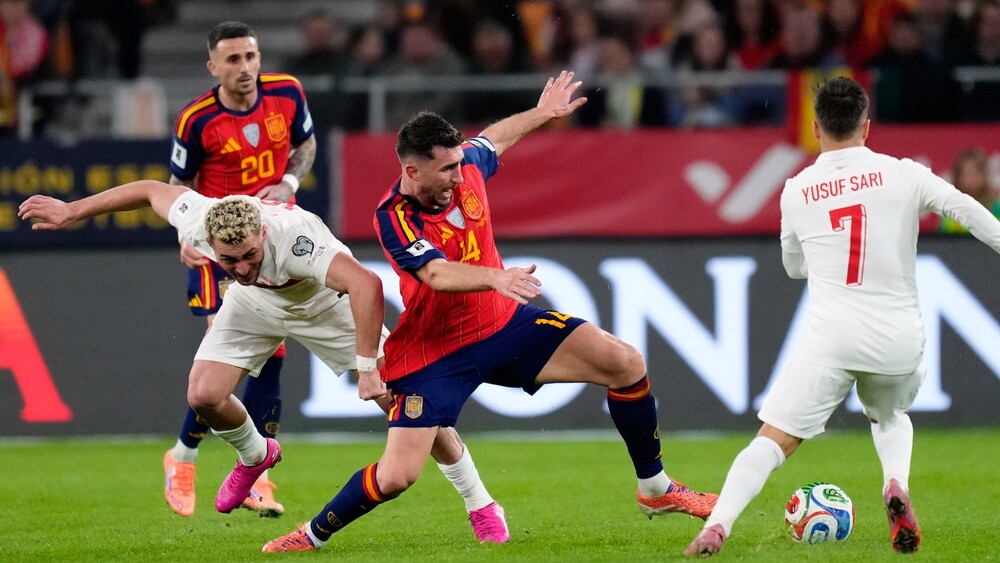Tây Ban Nha vs Áo - Kiểm soát hay pressing