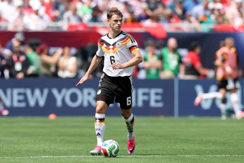 Tuyển Đức đang lãng phí Kimmich