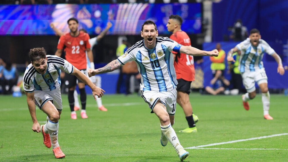 Scaloni sẽ cần tính toán thể lực cho Messi trước tuyển Anh