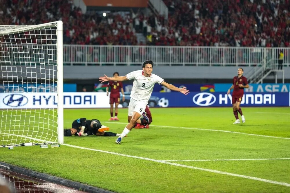 Mitchell Lee Baker ghi 3 bàn ngay trận ra quân ASEAN Cup