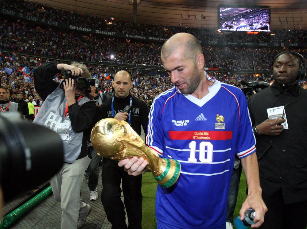 Zidane trở lại với một vai trò hoàn toàn khác sau 20 năm