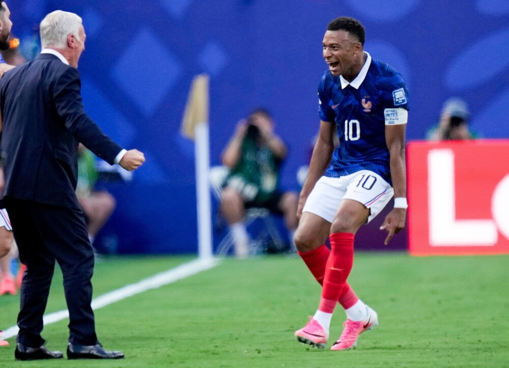 Sẽ sớm thôi, Kylian Mbappe sẽ vượt qua Lionel Messi