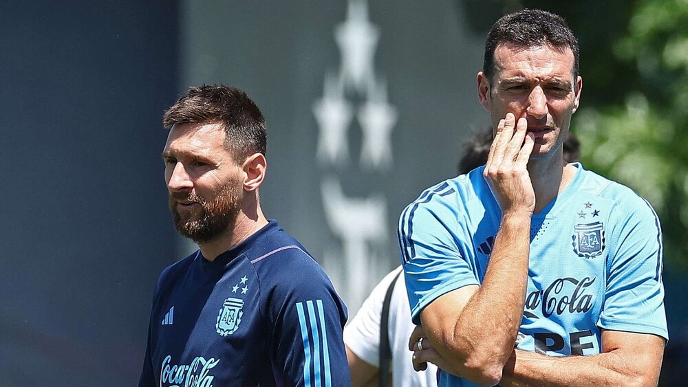 Lionel Scaloni vẫn gặp khó với hành lang biên của Argentina