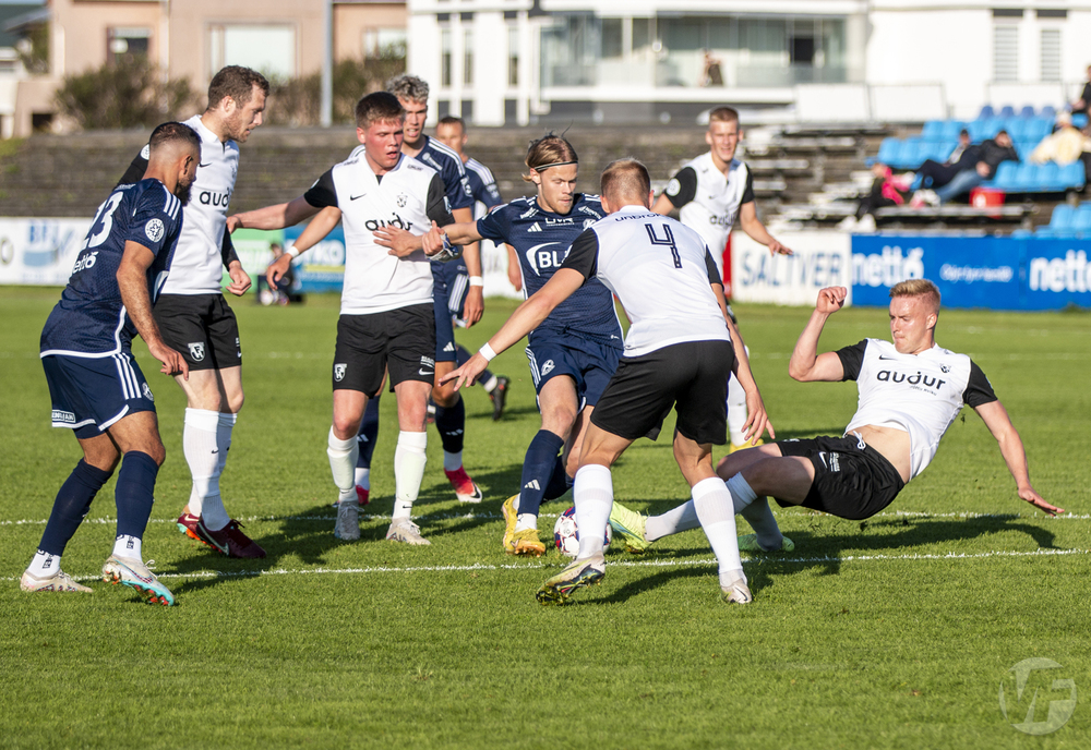 Keflavik vs KA Akureyri - Đôi công mãn nhãn